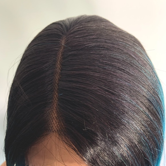 Very Pretty 16” Ombre Turquoise Blue Angled Bob Synthetic Lace Front Wig - Picture 3 of 8